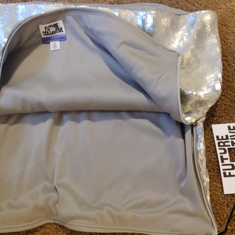 NWT silver sequin skirt - Picture 4 of 4